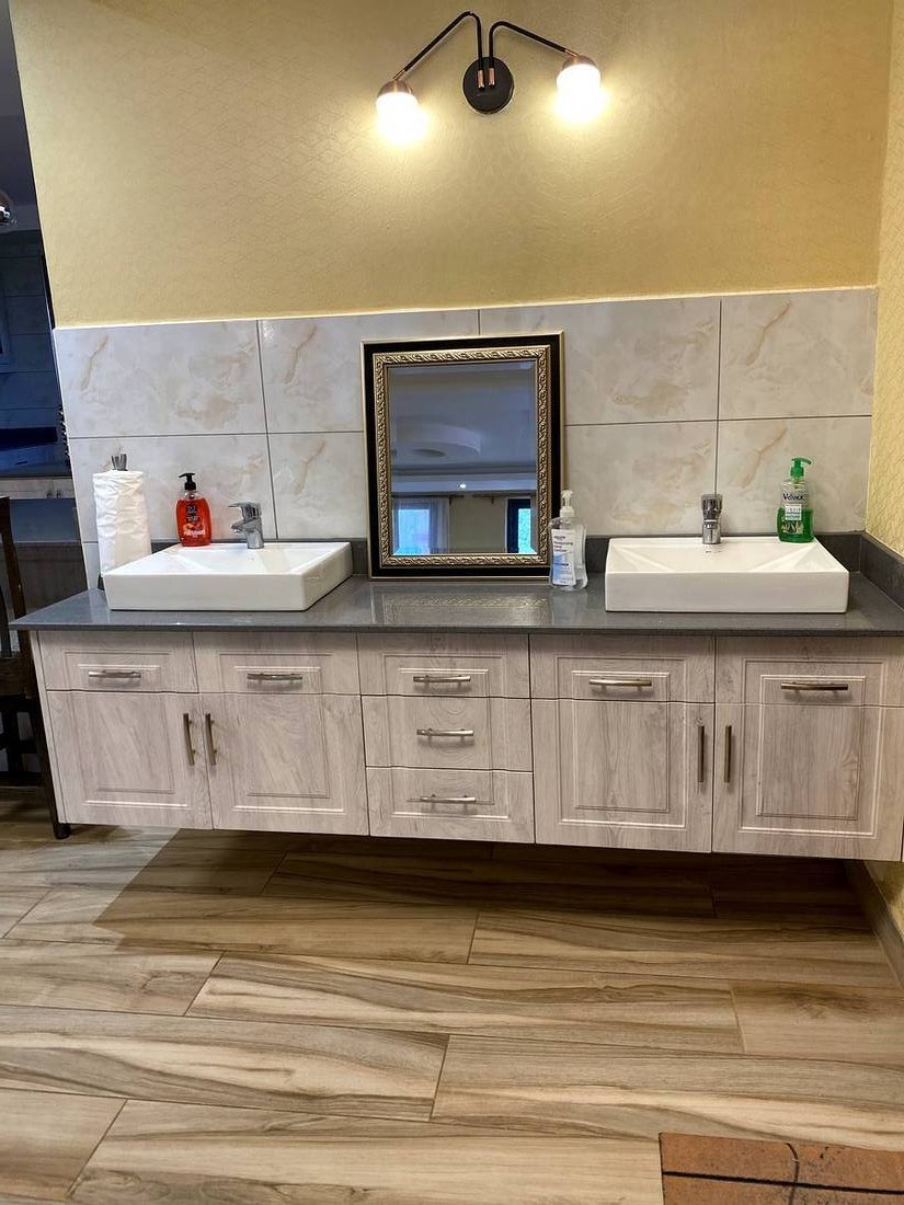 En-suite bathroom